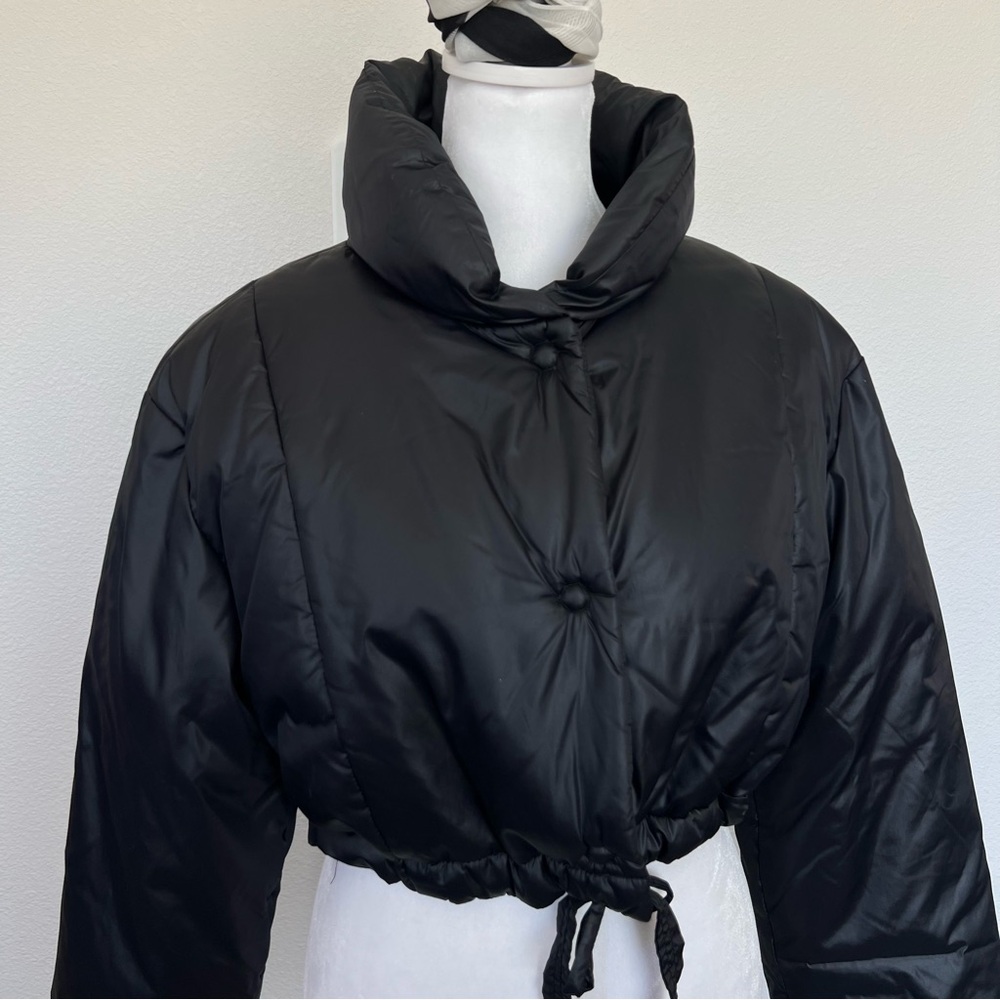 Y2K The Gap Women's Cropped Down Puffer Jacket - Black - Size Medium - Picture 2 of 16